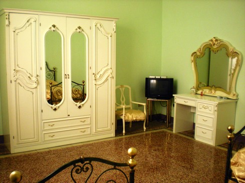 Green Room 4